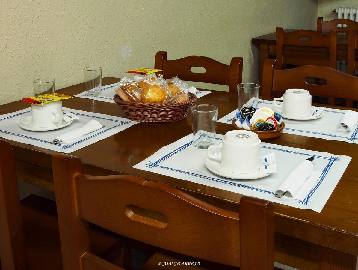 Casa De La Montana Albergue Turistico Avin Bagian luar foto