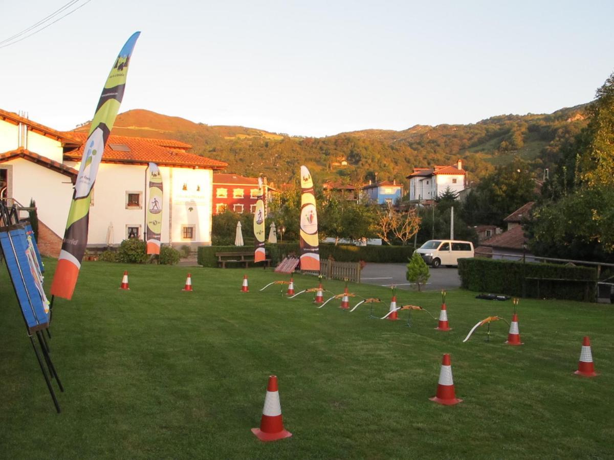 Casa De La Montana Albergue Turistico Avin Bagian luar foto