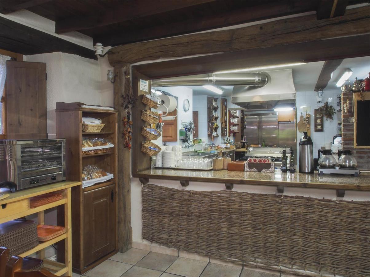 Casa De La Montana Albergue Turistico Avin Bagian luar foto